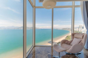 Beachfront, 4 bedrooms, for Big Family